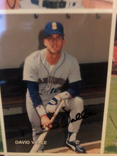 Load image into Gallery viewer, 1987 Seattle Mariners Mothers Cookies Uncut Sheet Team signed 28 Sigs