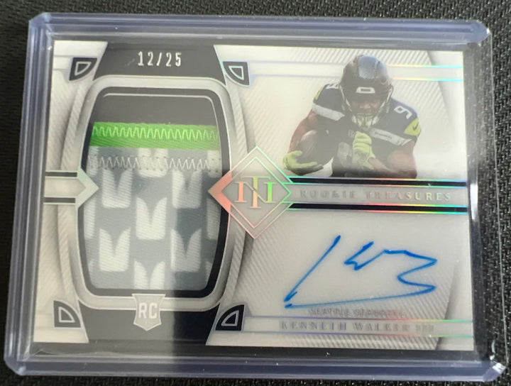 2022 National Treasures NFL Kenneth Walker III RC Patch Auto #13/25 SP- Seattle