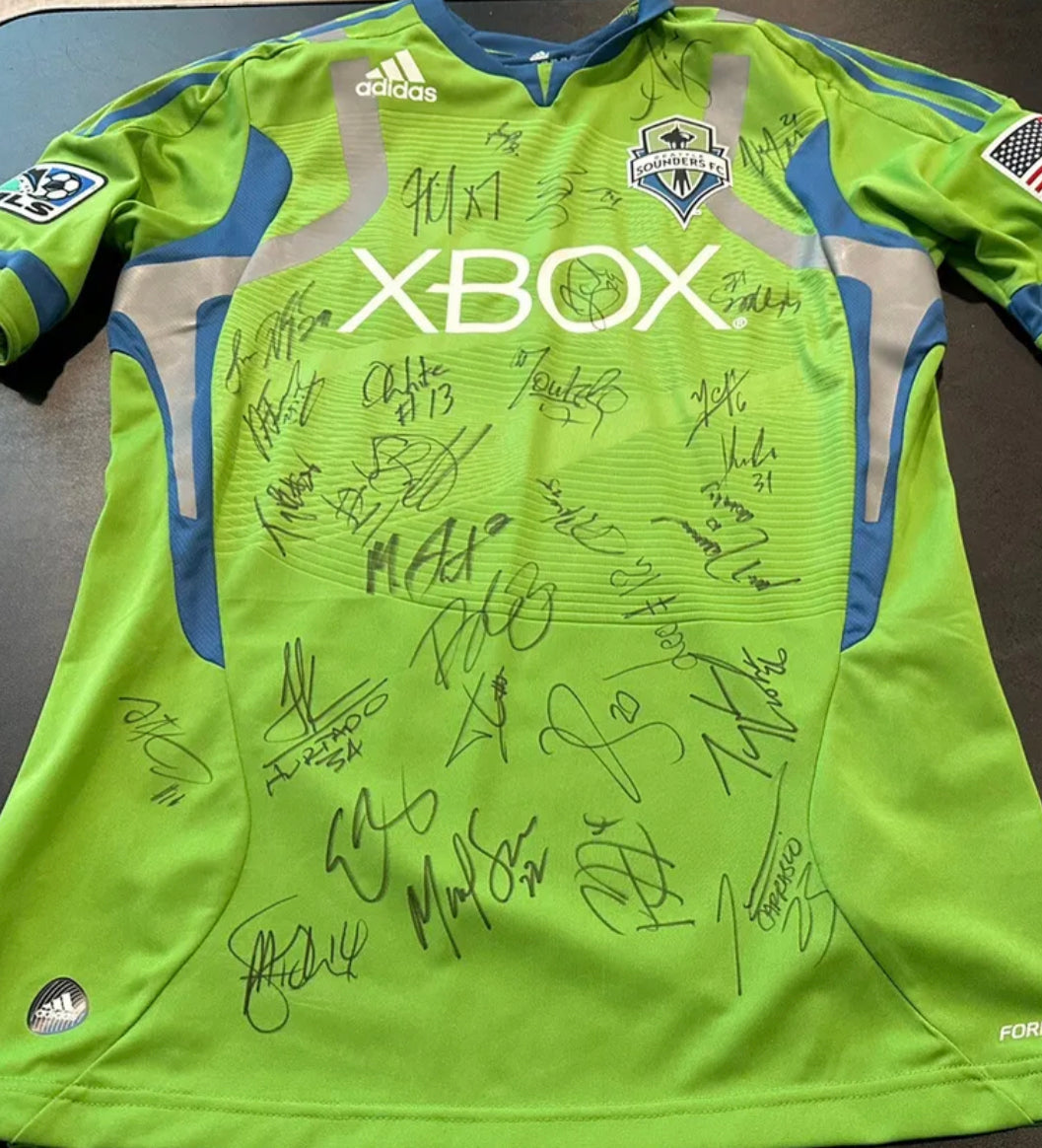 Seattle Sounders 2011 Rave Green Addidas team Signed Jersey