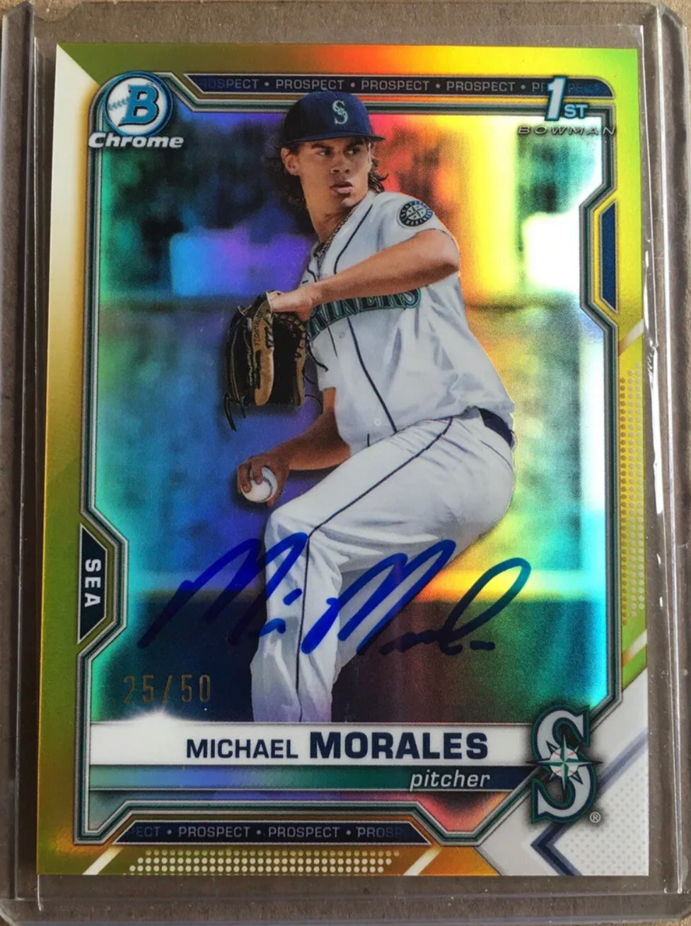 Signed 2021 Bowman Chrome Draft Gold Refractor Michael Morales #25/50 Autograph