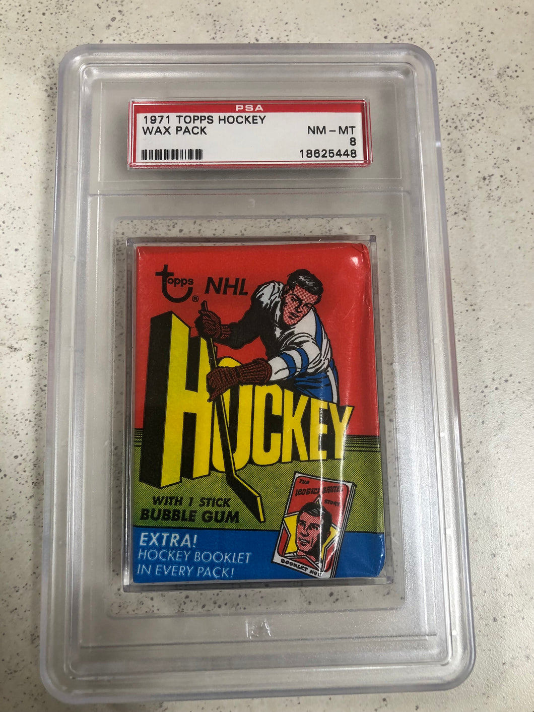 1971 72 Topps Hockey Wax Pack PSA8