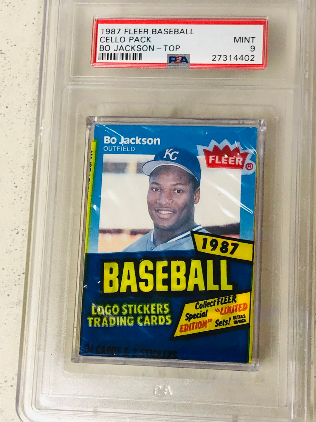 1987 Fleer Baseball Cello Pack Jackson RC top PSA9