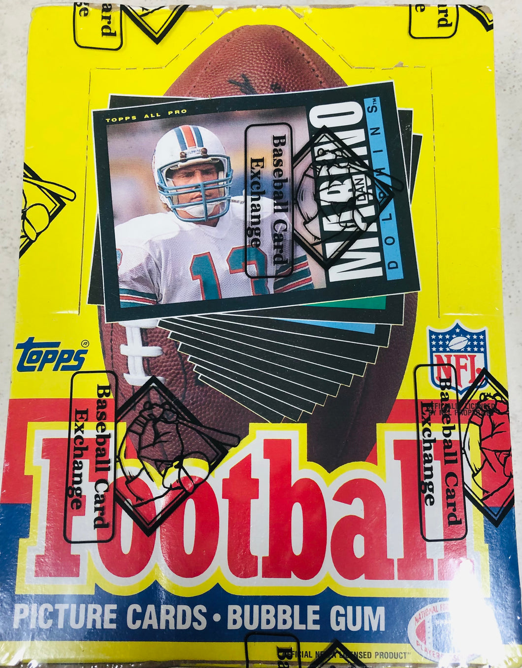 1985 Topps Football Wax Box BBCE Authenticated